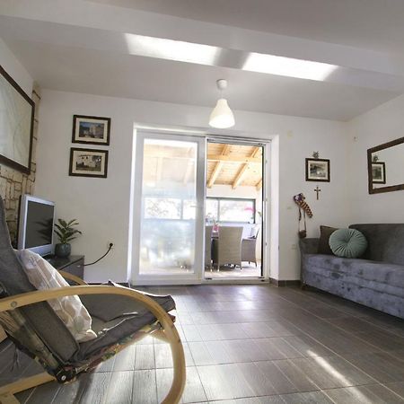Old Fisherman'S House - Apartment Sonja Banj Bagian luar foto