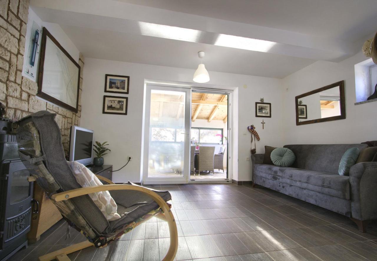 Old Fisherman'S House - Apartment Sonja Banj Bagian luar foto