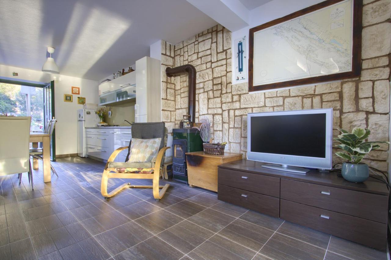 Old Fisherman'S House - Apartment Sonja Banj Bagian luar foto