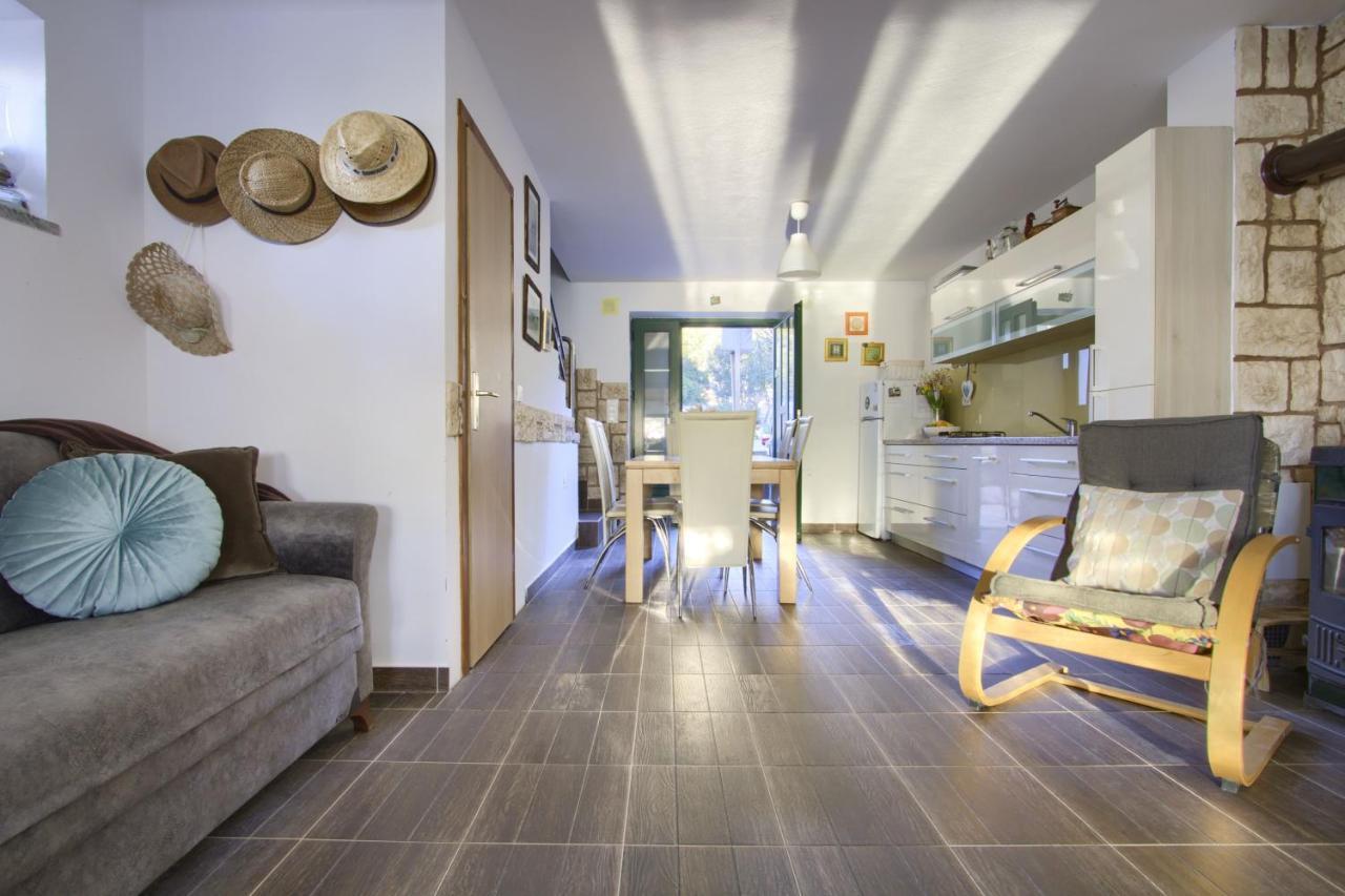 Old Fisherman'S House - Apartment Sonja Banj Bagian luar foto