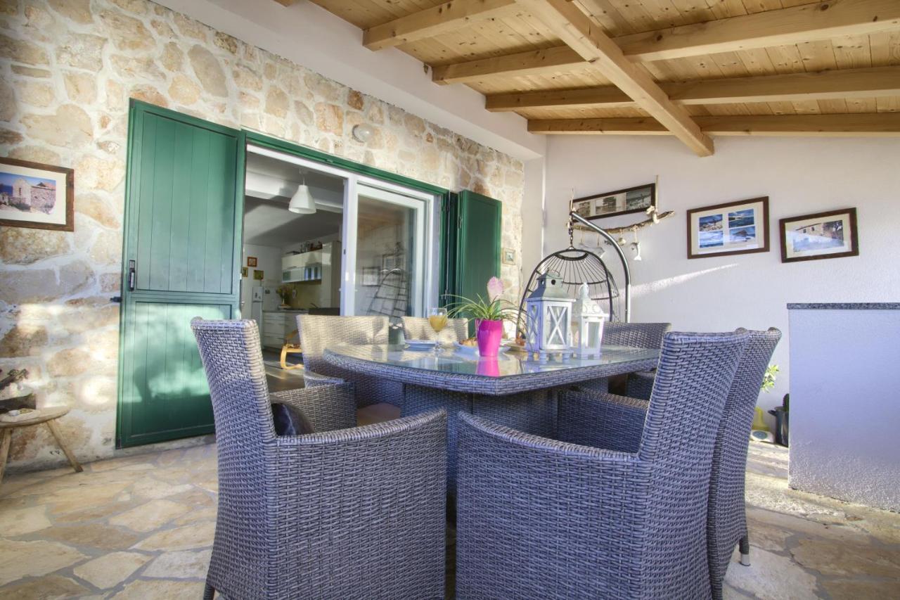 Old Fisherman'S House - Apartment Sonja Banj Bagian luar foto