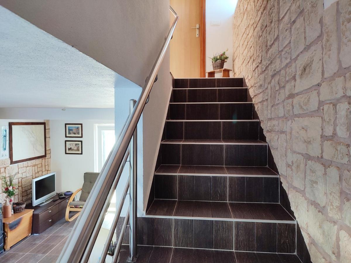 Old Fisherman'S House - Apartment Sonja Banj Bagian luar foto